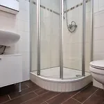 Haus Spoekenkieker Fehnhusen بوركم